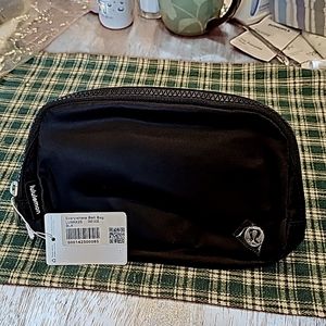 Lululemon Everywhere Belt Bag